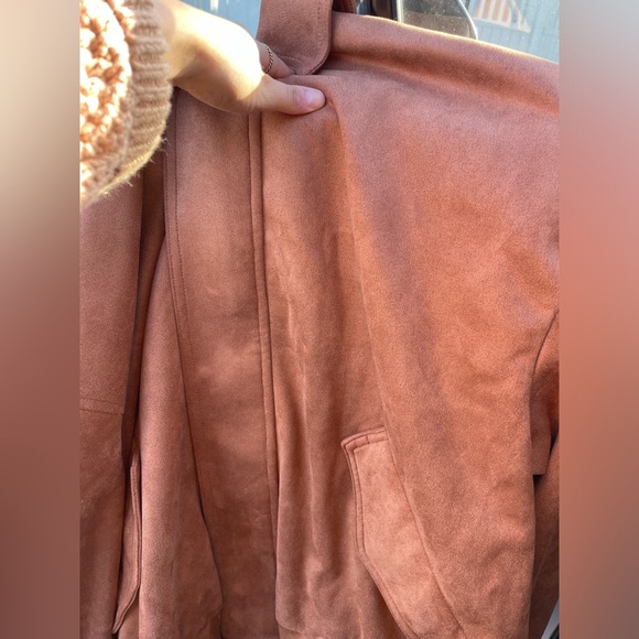 Lioness Kenny Bomber! - Picture 9 of 9